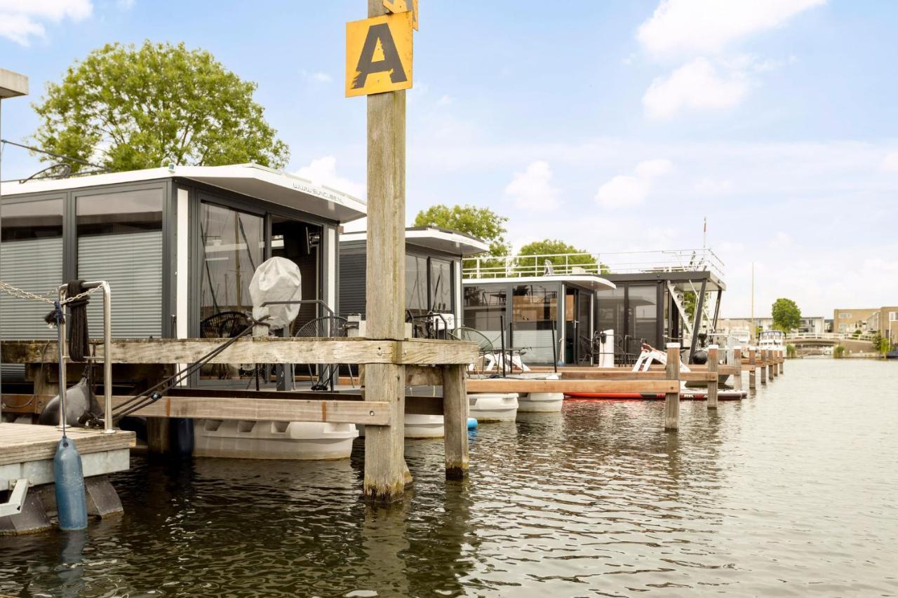 Cosy Tiny Houseboats Near Beach And Restaurants By Weltevreden Experience Зеволде Экстерьер фото