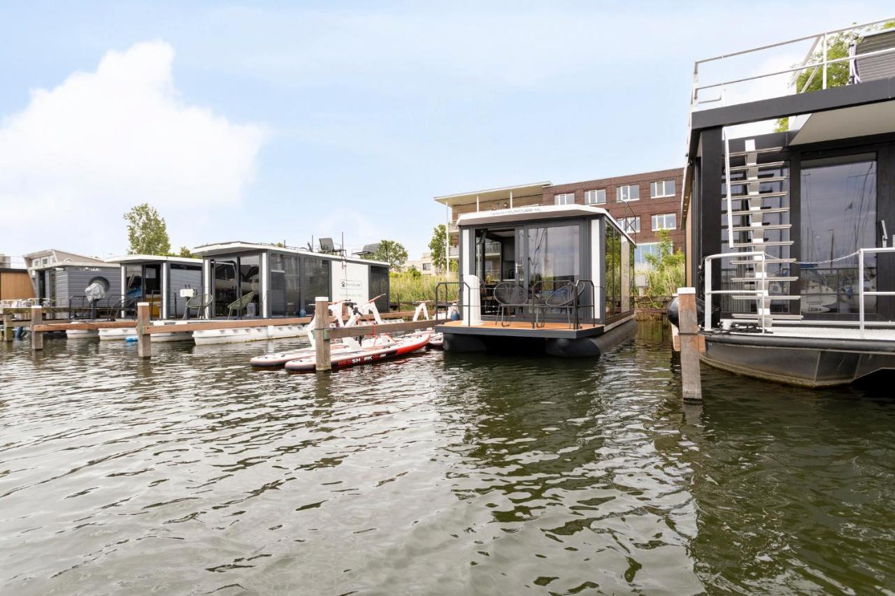 Cosy Tiny Houseboats Near Beach And Restaurants By Weltevreden Experience Зеволде Экстерьер фото