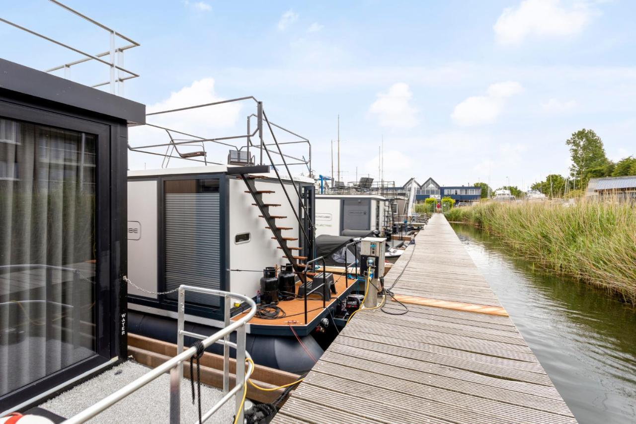 Cosy Tiny Houseboats Near Beach And Restaurants By Weltevreden Experience Зеволде Экстерьер фото