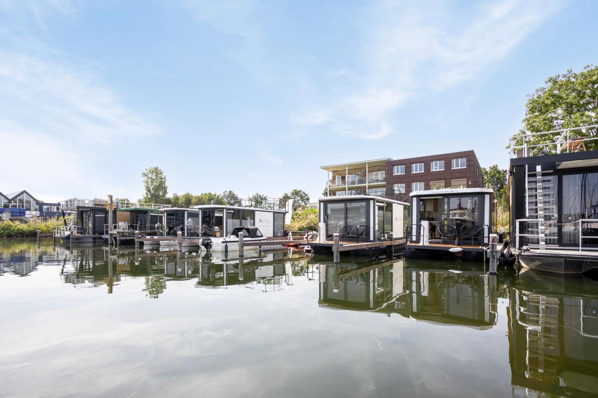 Cosy Tiny Houseboats Near Beach And Restaurants By Weltevreden Experience Зеволде Экстерьер фото